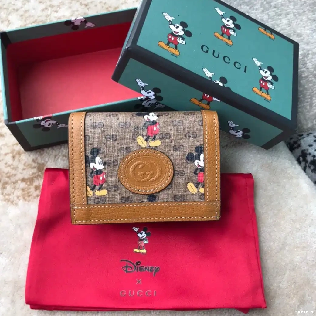 First bag ru GG Card Disney Gucci Holder x 0603